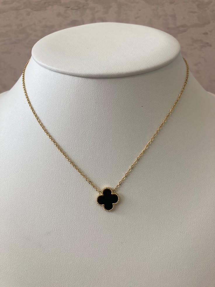 Clovet Pendant