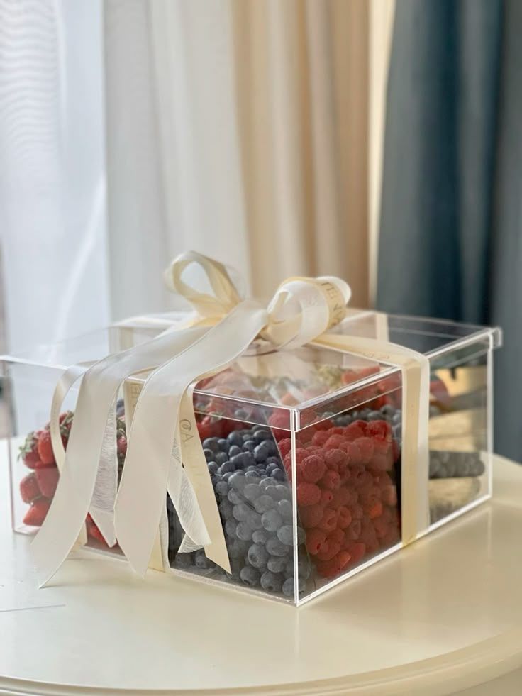 One Pound Cake Arylic Box