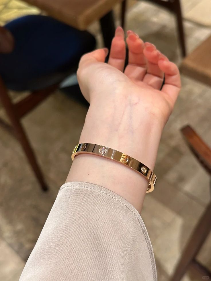 Golden Stone Luxe Brecelet - Image 2